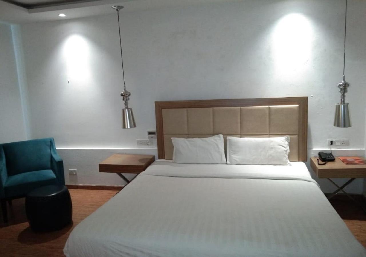 Raj Nandgaon Hotel Amora - Rajnandgaon מראה חיצוני תמונה