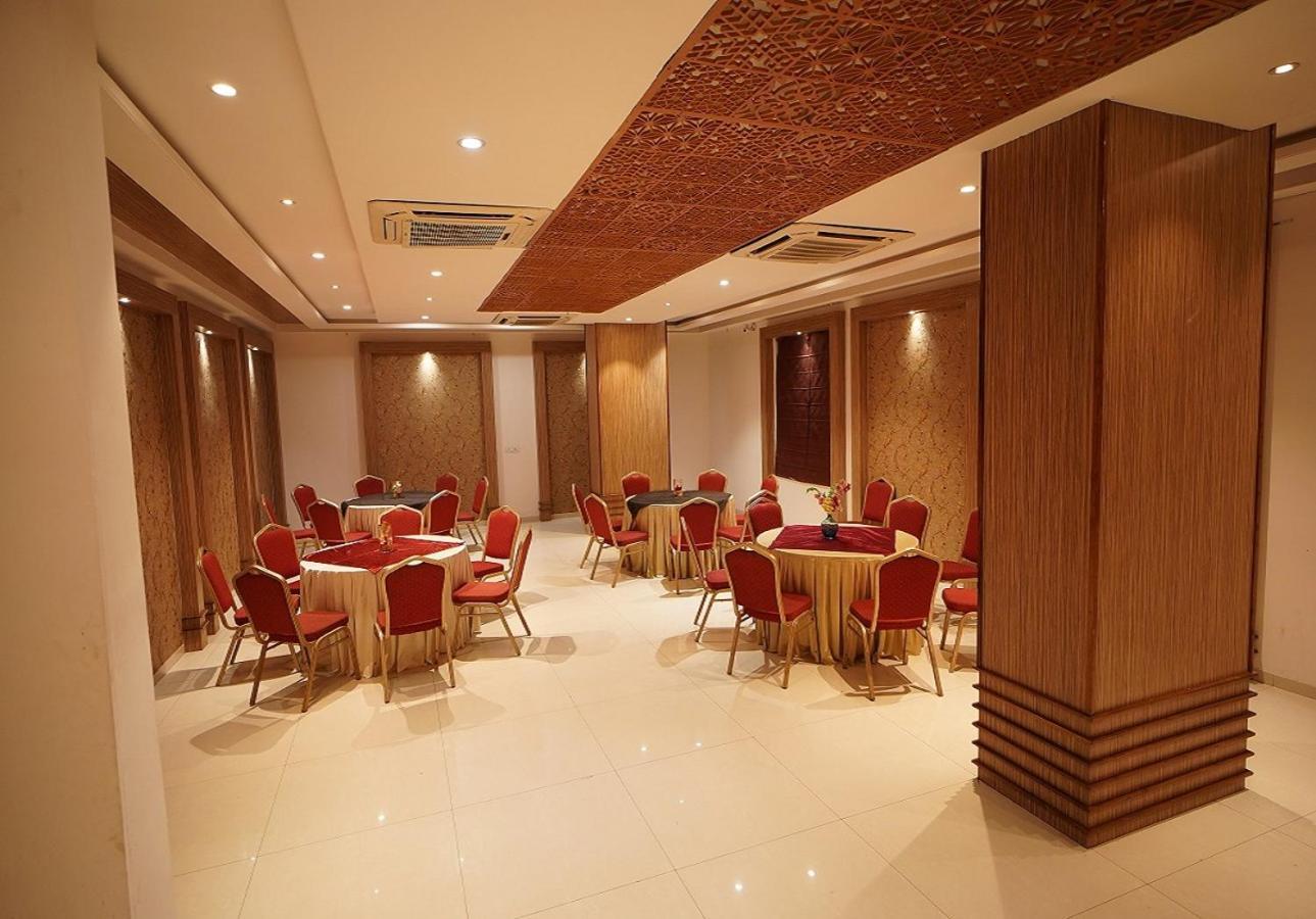 Raj Nandgaon Hotel Amora - Rajnandgaon מראה חיצוני תמונה