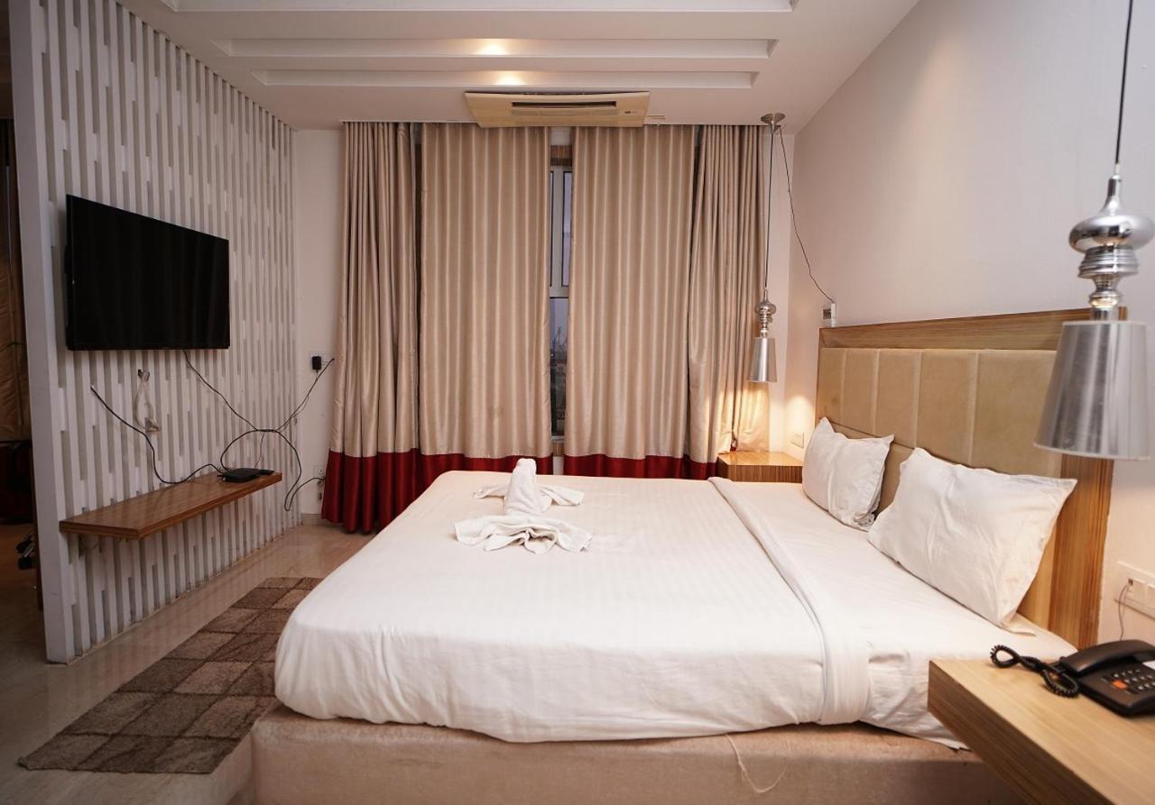 Raj Nandgaon Hotel Amora - Rajnandgaon מראה חיצוני תמונה