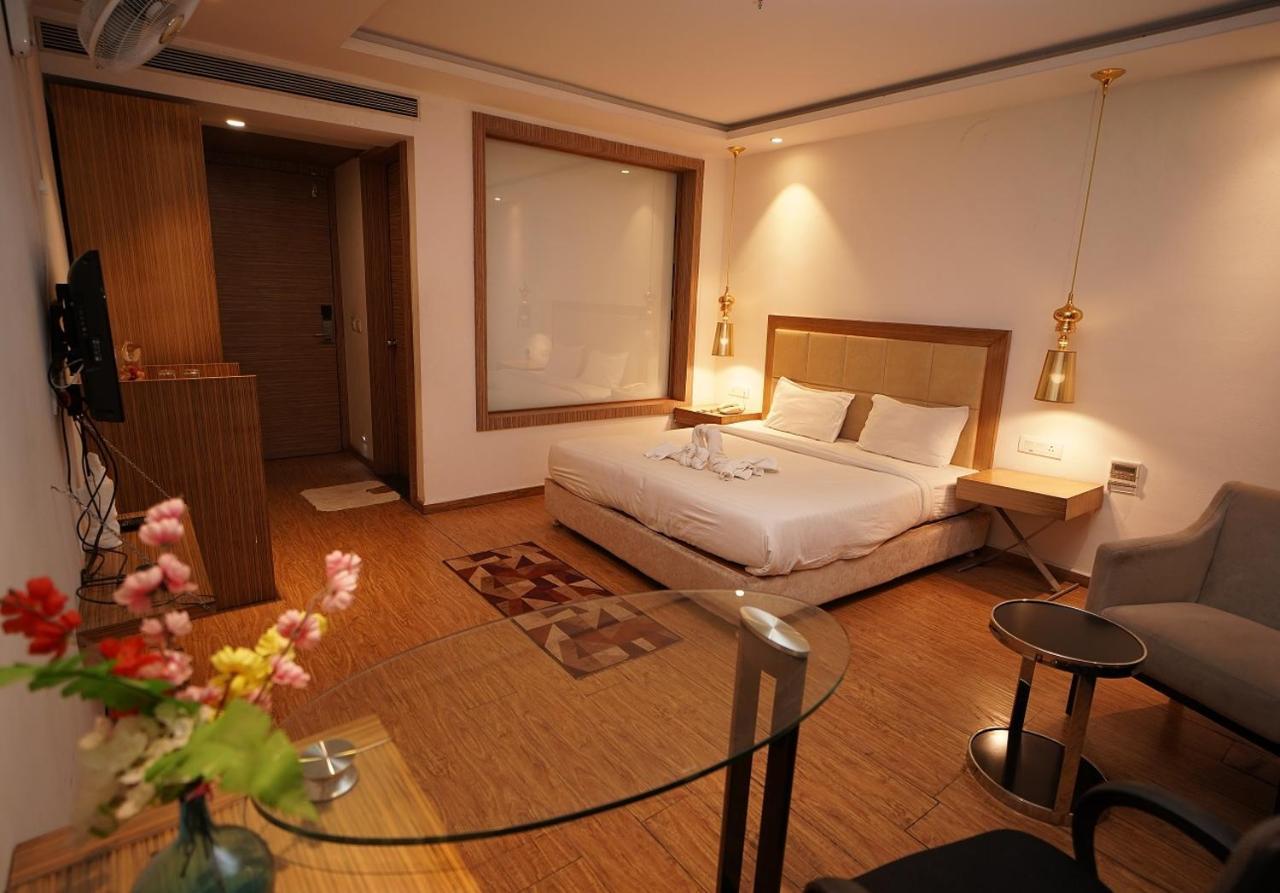 Raj Nandgaon Hotel Amora - Rajnandgaon מראה חיצוני תמונה