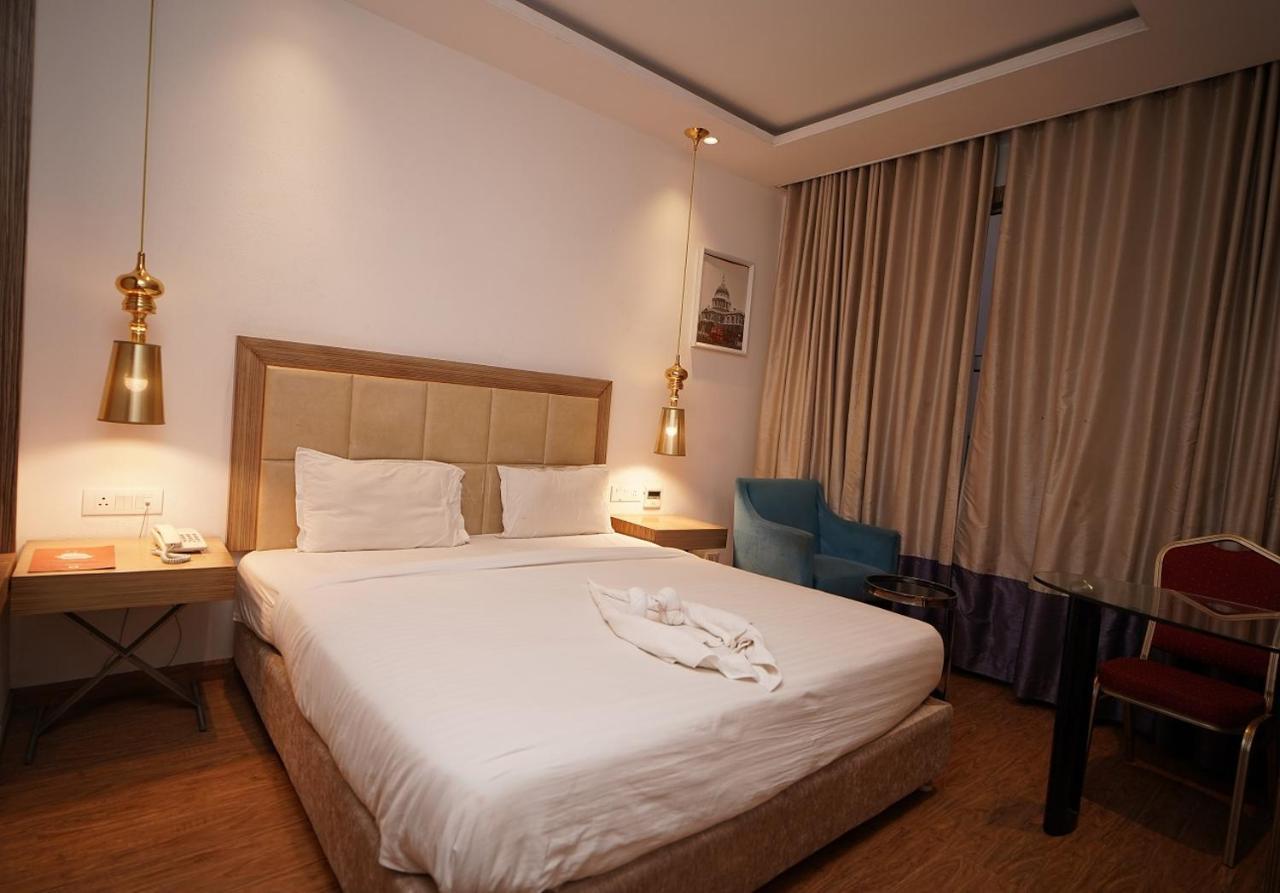 Raj Nandgaon Hotel Amora - Rajnandgaon מראה חיצוני תמונה